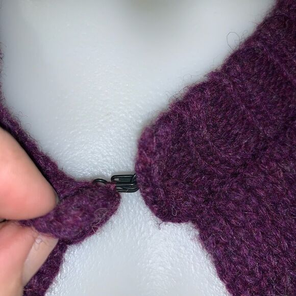 Alexandra Bartlett purple wool blend cardigan with eyelet closure - Picture 5 of 7